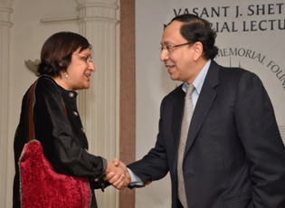 Ms. Ketaki V. Sheth greets Professor Sugata Bose who delivered the 15th Vasant J. Sheth memorial lecture